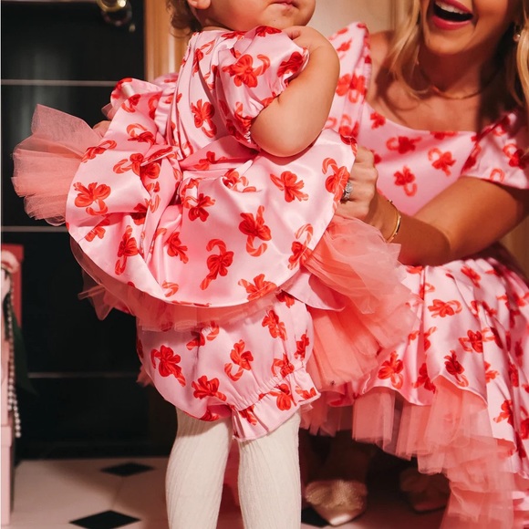 Pink and Red Infant Baby Girl Candy Cane Dress with matching Bloomers - NWT - Picture 2 of 7